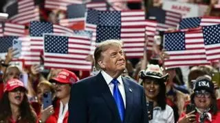 Trump trenca la tradició presidencial i no serà a NY