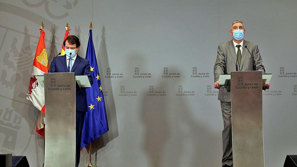 El presidente de la Junta, Alfonso Fernández Mañueco, y el presidente-director general de Renault, José Vicente de los Mozos, en una rueda de prensa telemática conjunta. | Ical