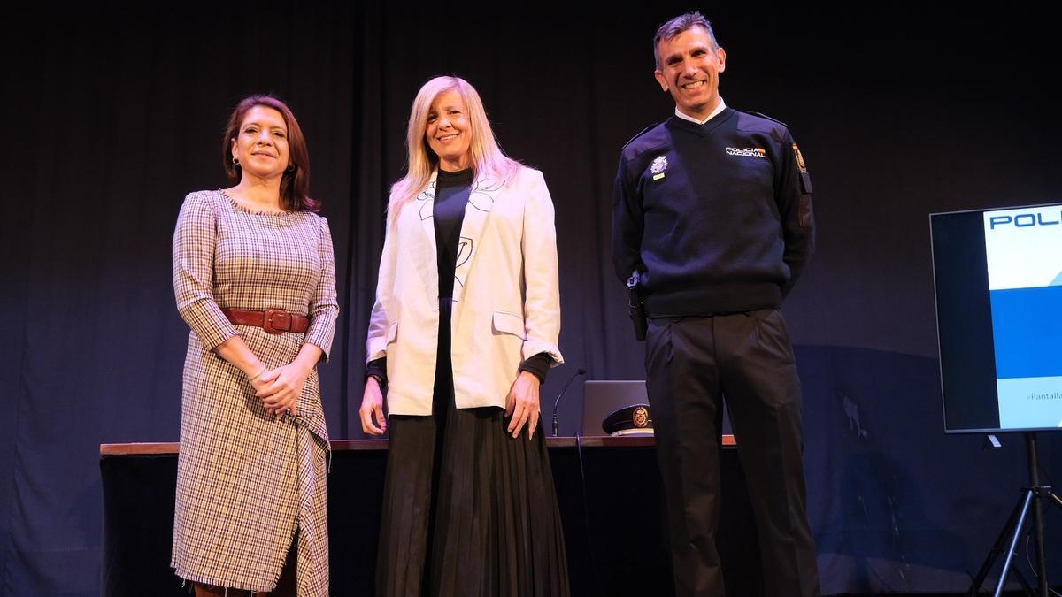 Enca Priego, Rosario Alarcón y Julián Alonso Ballesteros.