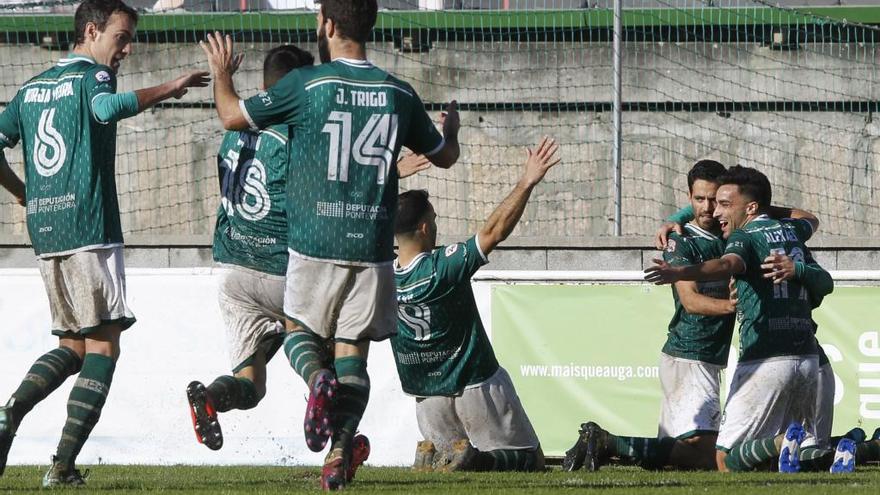 Los jugadores del Coruxo, en una foto de archivo. // R. Grobas