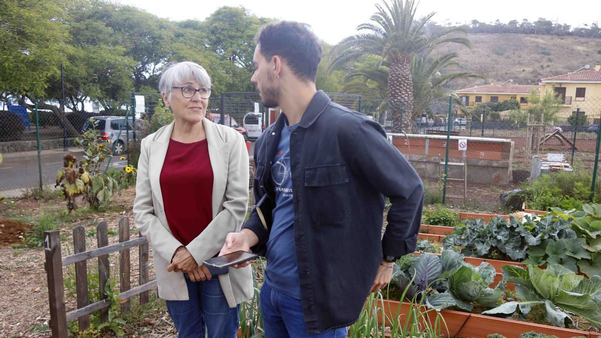 Carmela Díaz Vilela en el huerto urbano de Tacoronte