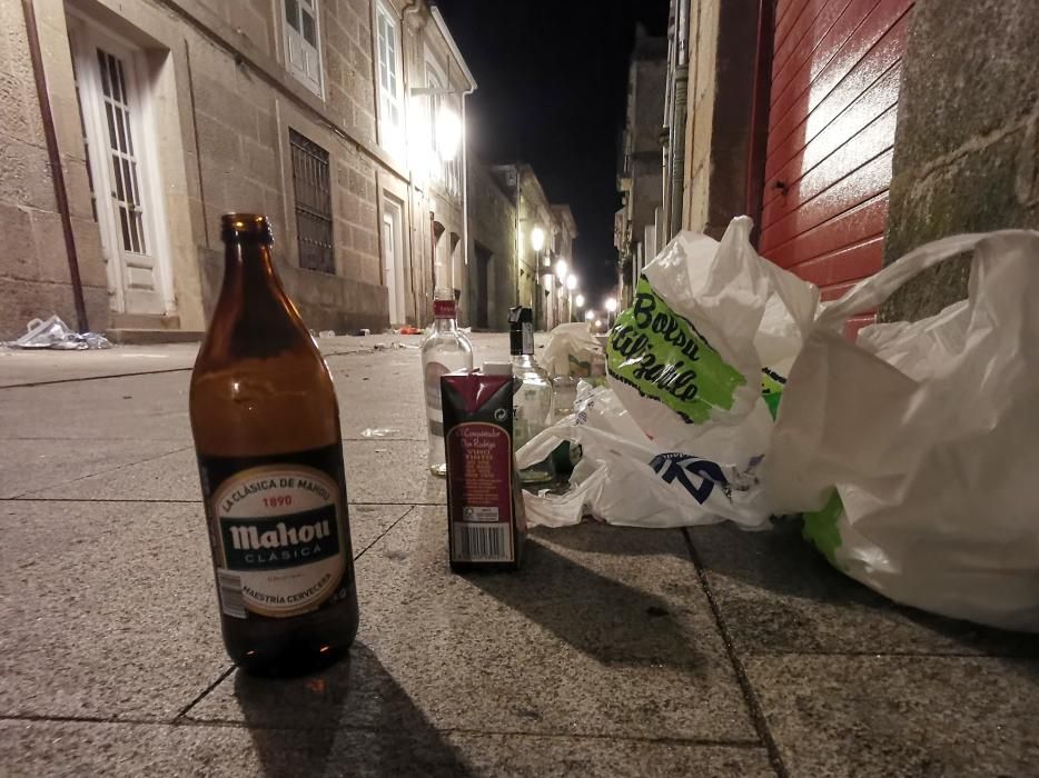 Las "peñas" de Pontevedra dejan un mar de basura y críticas