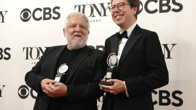 La obra dramática "The Lehman Trilogy" arrasa en los premios Tony de Broadway.