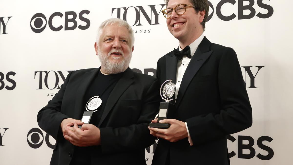 La obra dramática &quot;The Lehman Trilogy&quot; arrasa en los premios Tony de Broadway.