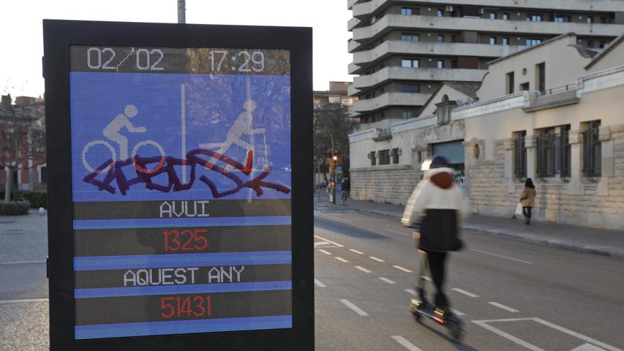 Pressió policial als patinets elèctrics a Girona: les multes per infraccions es multipliquen per sis en un any