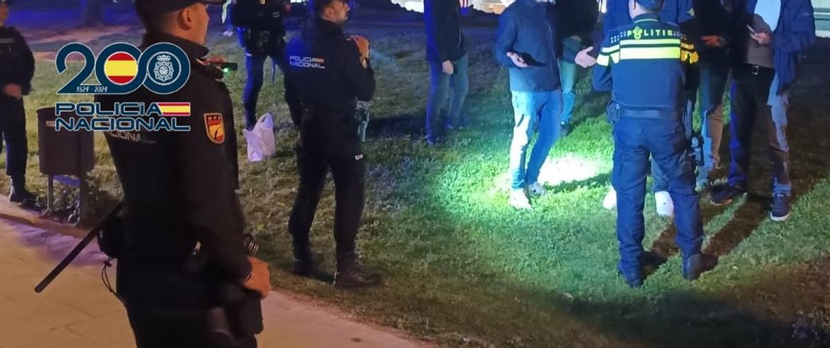 Dispositivo de control policial contra la pirotecnia extrema en el jardín del Túria, estas Fallas 2026.