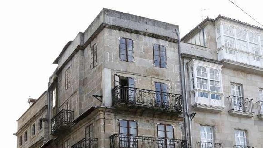 Edificio de la antigua Cerería San José en el Casco Vello. // R. Grobas