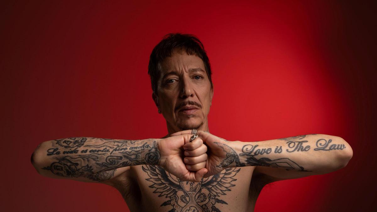 Una imagen promocional de Professor Angel Dust, en la actualidad