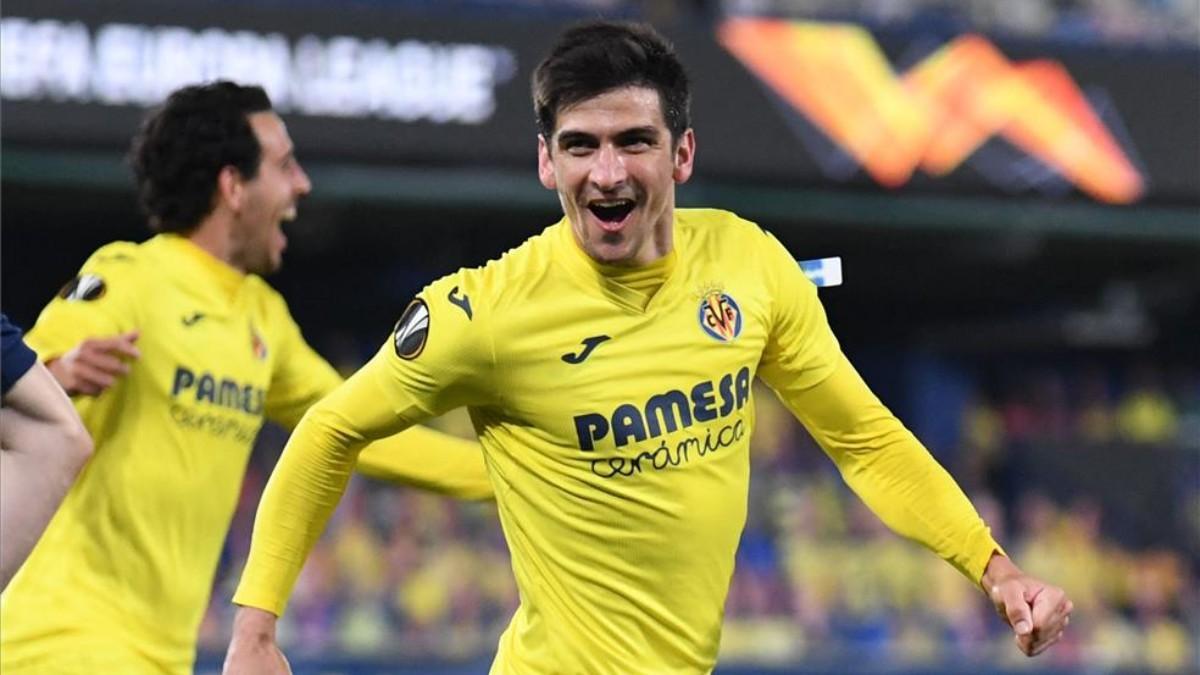 Gerard Moreno celebra un gol para el Villarreal en Europa League.