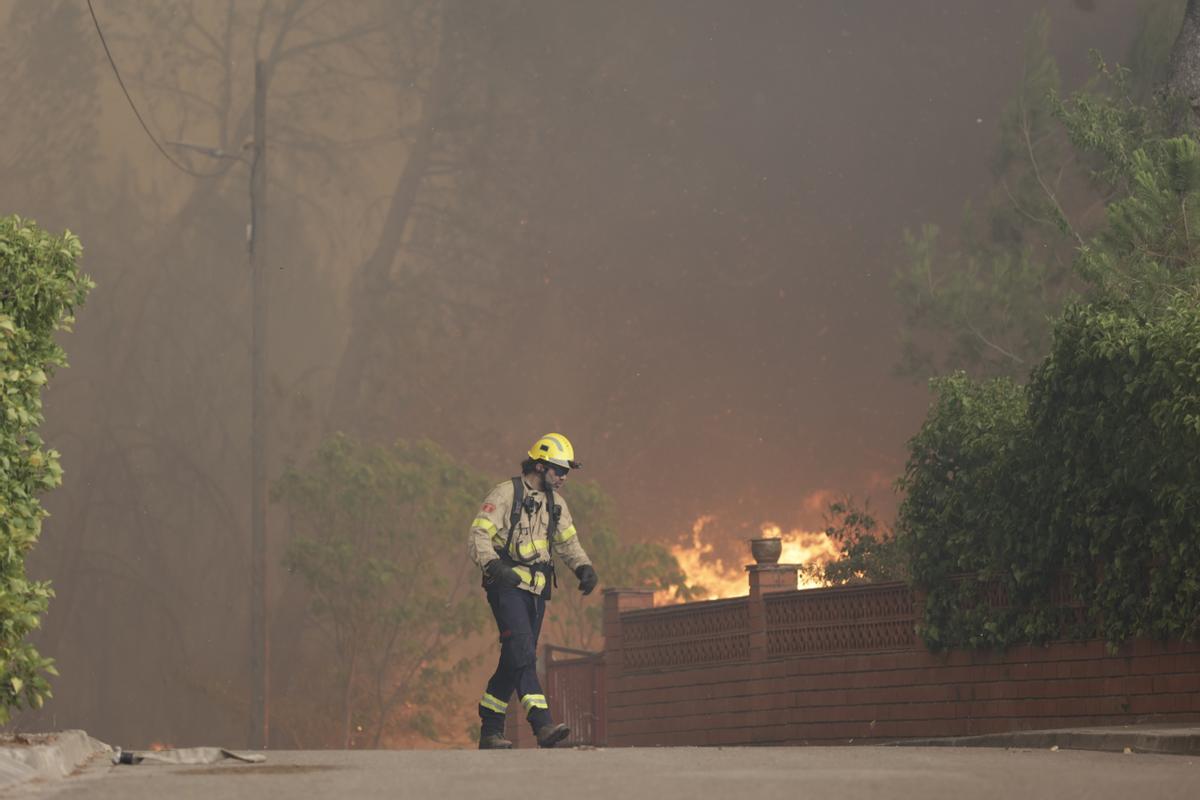 El incendio en El Pont de Vilomara, en imágenes