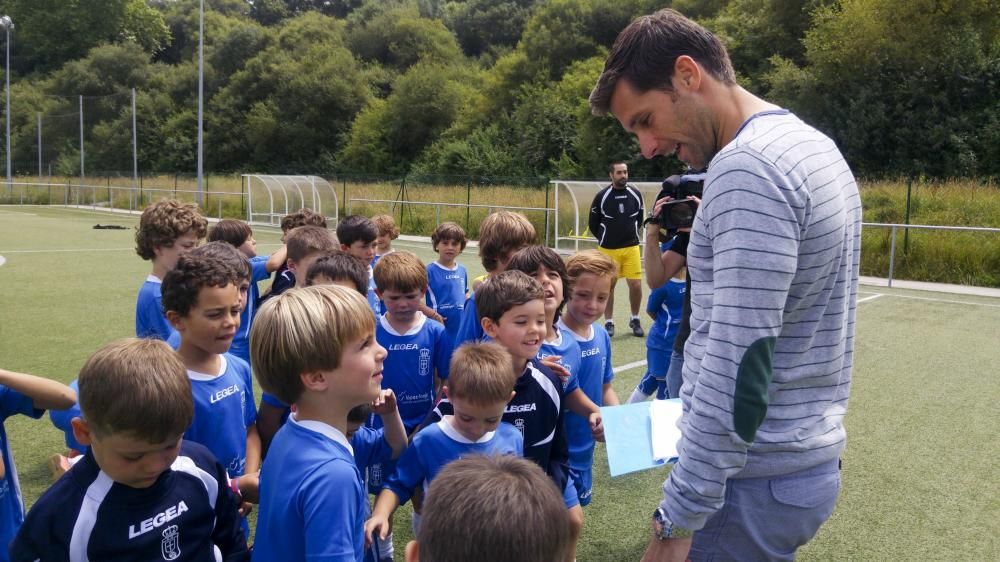 Visita de David Fernández al Campus el Real Oviedo