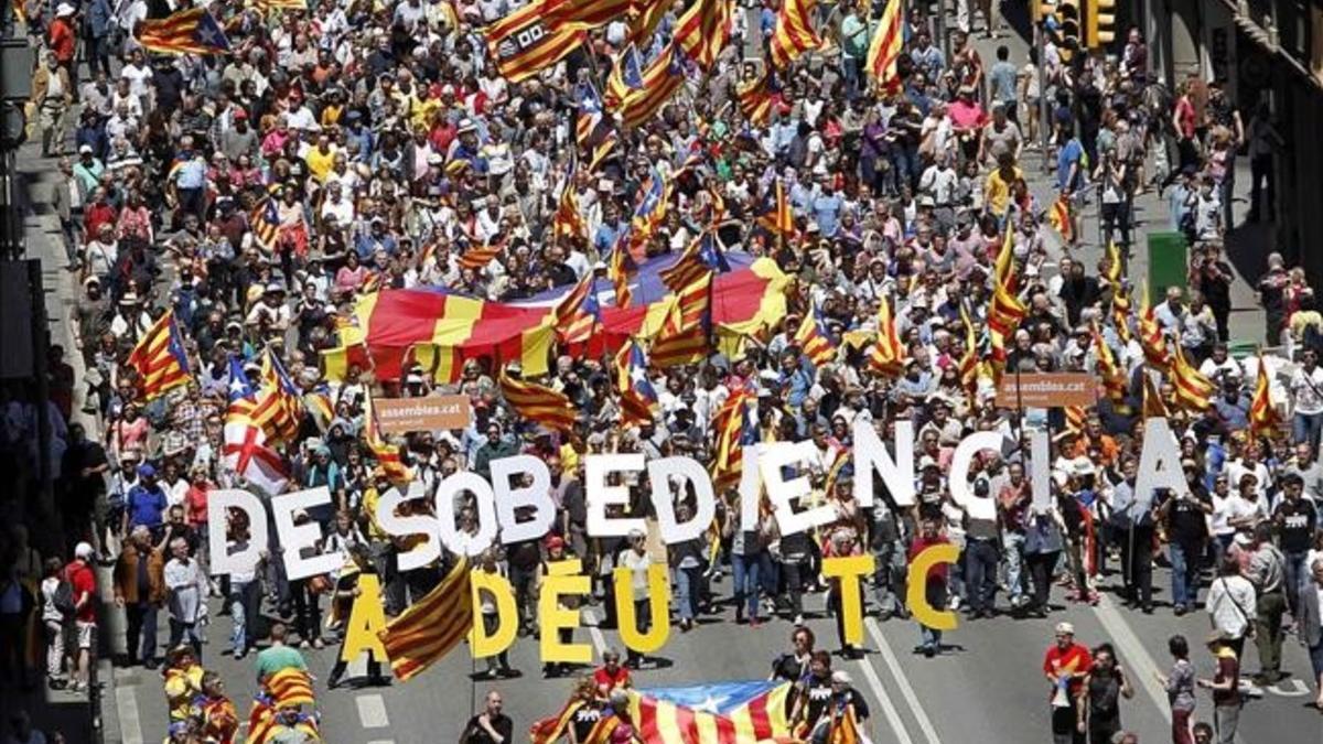 Manifestacion en contra de la suspension de diversas leyes catalanas por parte del Tribunal Constitucional
