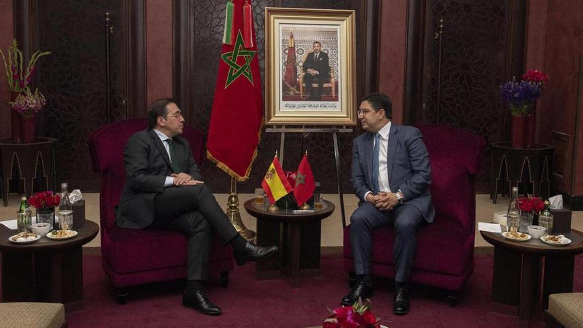 El ministro de Asuntos Exteriores, José Manuel Albares con su homólogo marroquí, Naser Burita.