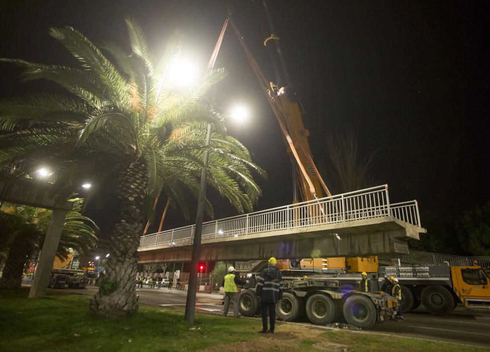 Desmontaje de las pasarelas de la Avenida del Cid