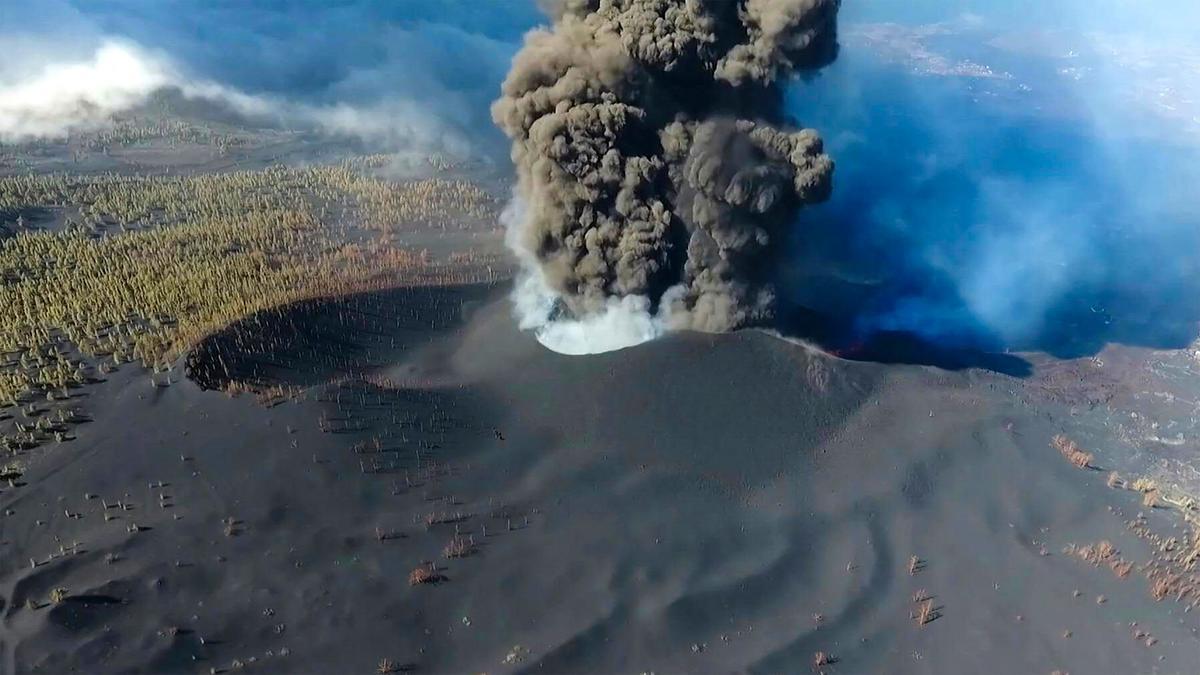 Imagen aérea del volcán de La Palma