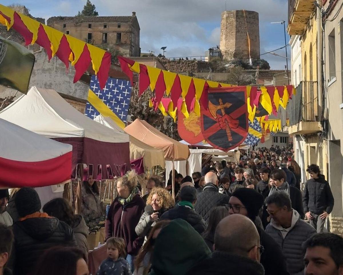 Ambient al mercat històric de la Fira de la Baronia d’Òdena, aquest diumenge al matí.