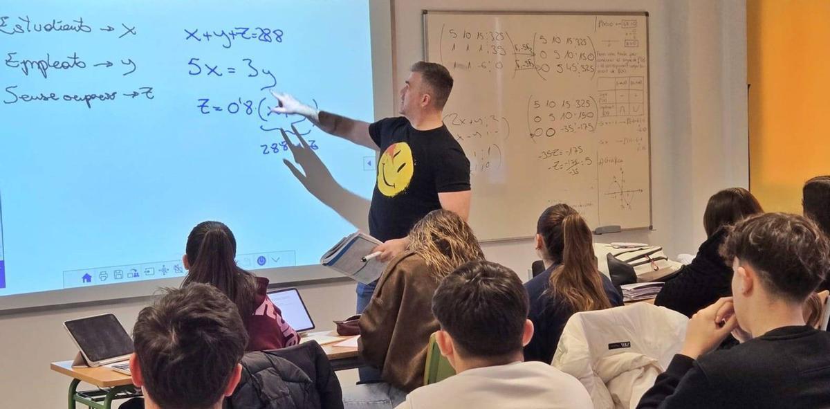 Obwohl er gelegentlich ordentlich Stress hat: Toni Carles Melis mag seinen Job als Mathe-Lehrer an der Gesamtschule in Capdepera.