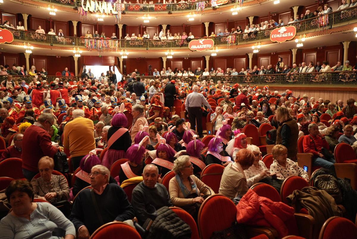 Patio de butacas del Gran Teatro de Córdoba durante una sesión de carnaval.