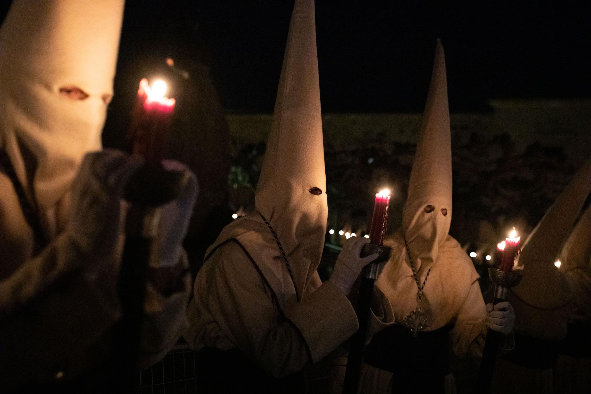 GALERÍA | Las mejores imágenes de la procesión de Jesús Yacente