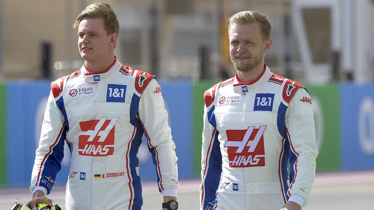 Mick Schumacher y Kevin Magnussen en una imagen al principio de la pretemporada 2022 de F1