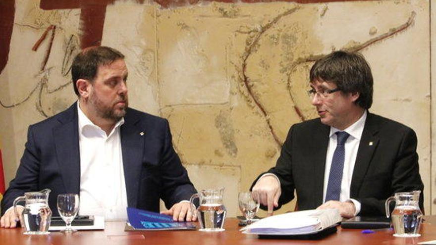 Puigdemont i Junqueras en el Consell Executiu.