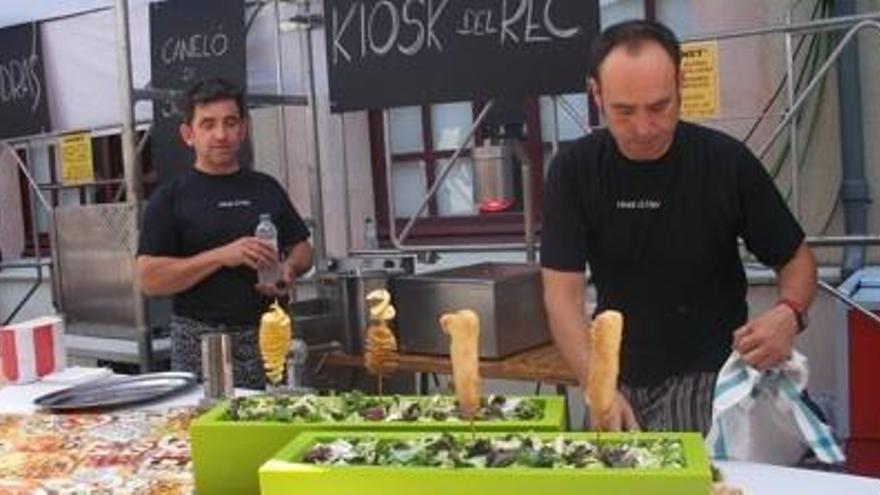 Els restaurants van exhibir els seus plats al carrer al llarg de la jornada gastronòmica.