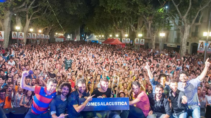 Una actuació de l&#039;any passat amb la Rambla a vessar