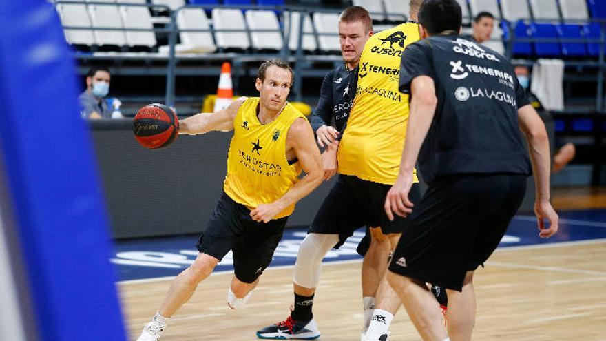 Huertas supera a Radoncic en el entreno de ayer.