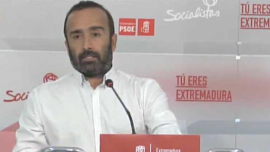 El PSOE recuerda que Vara cuadra las cuentas extremeñas &quot;sin descuadrar la vida de la gente&quot;