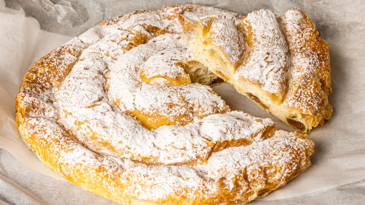 Un vídeo de unos jóvenes probando una ensaimada arrasa en redes: “Si llevara chocolate le pondría un 10”