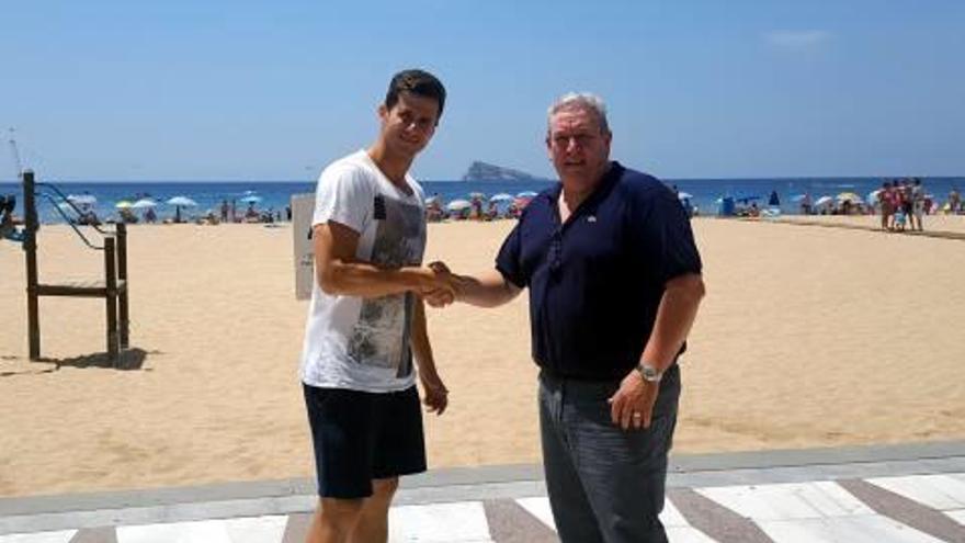 Abinzano junto a Calderón, nacido en Rojales hace 32 años, último fichaje del Benidorm.