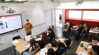 Un manifiesto de equipos directivos de más de 70 centros de Alicante alerta de las carencias en la enseñanza pública