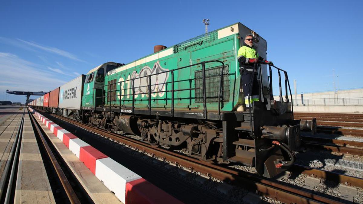 El Port posa en marxa el primer servei de tren de mercaderies directe a França