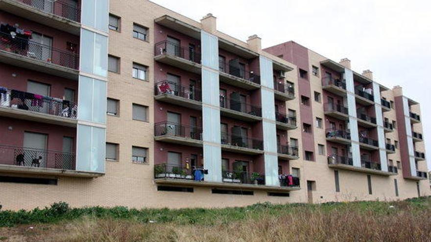 Bloc de pisos del carrer Prat de la Riba de Constant