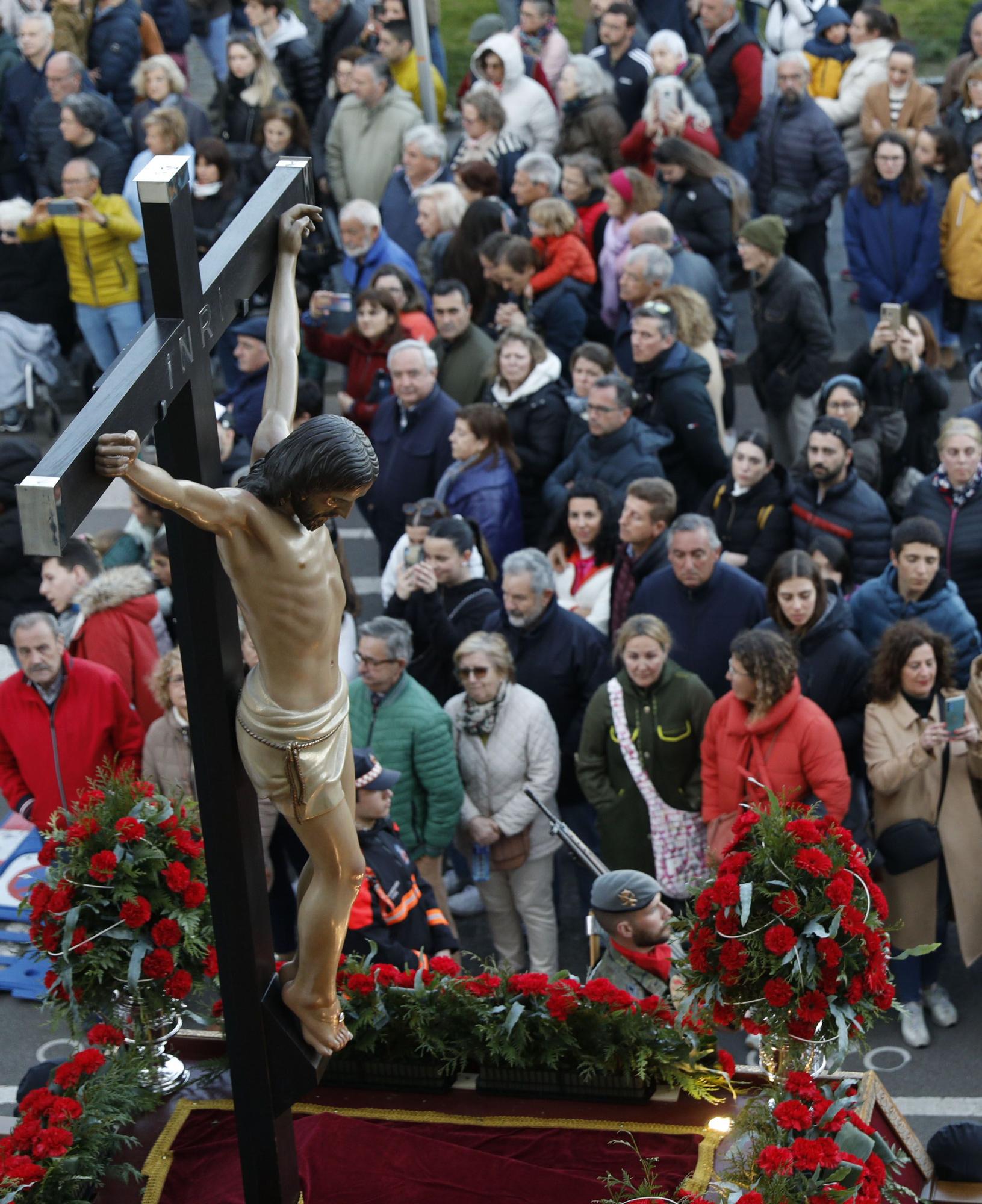 En imágenes: Así fue la multitudinaria procesión del Jueves Santo en Gijón