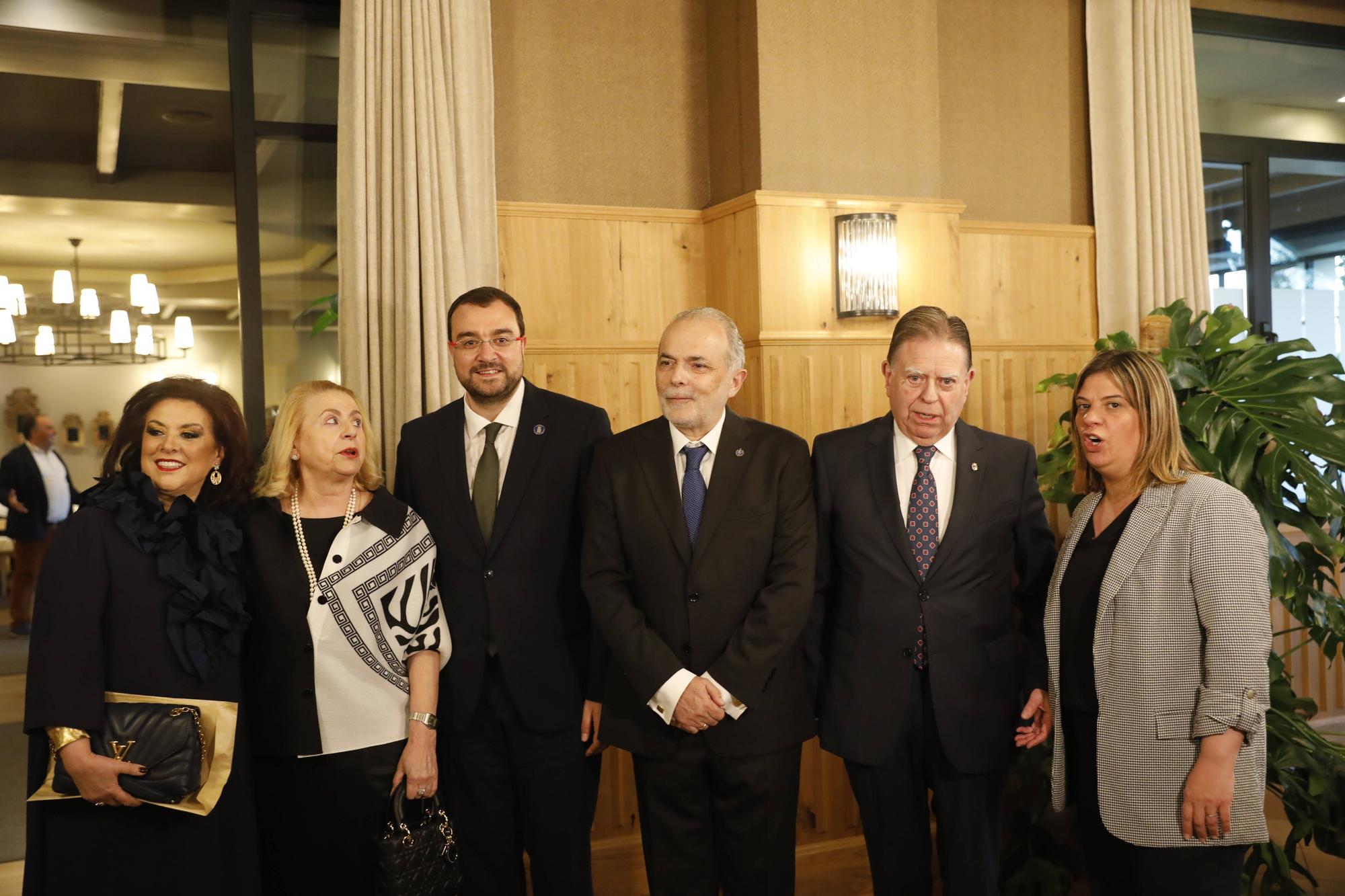 En imágenes | Entrega del Premio Ovetense del Año a José Manuel Ferreira