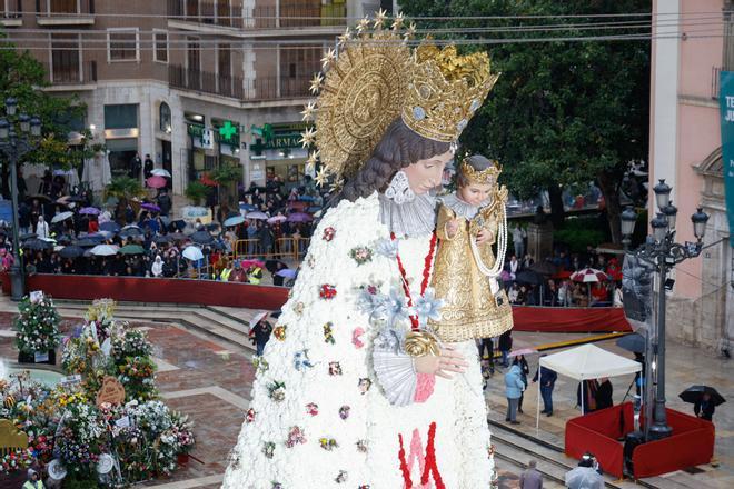 Todas las fotos de la Ofrenda del 18 de marzo por la calle San Vicente entre las 17:00 y las 18:00 horas