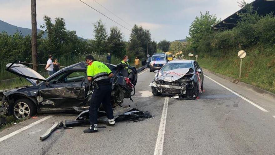 Ferit crític un jove en un accident entre dos vehicles a la &quot;carretera de la vergonya&quot;, a Bescanó