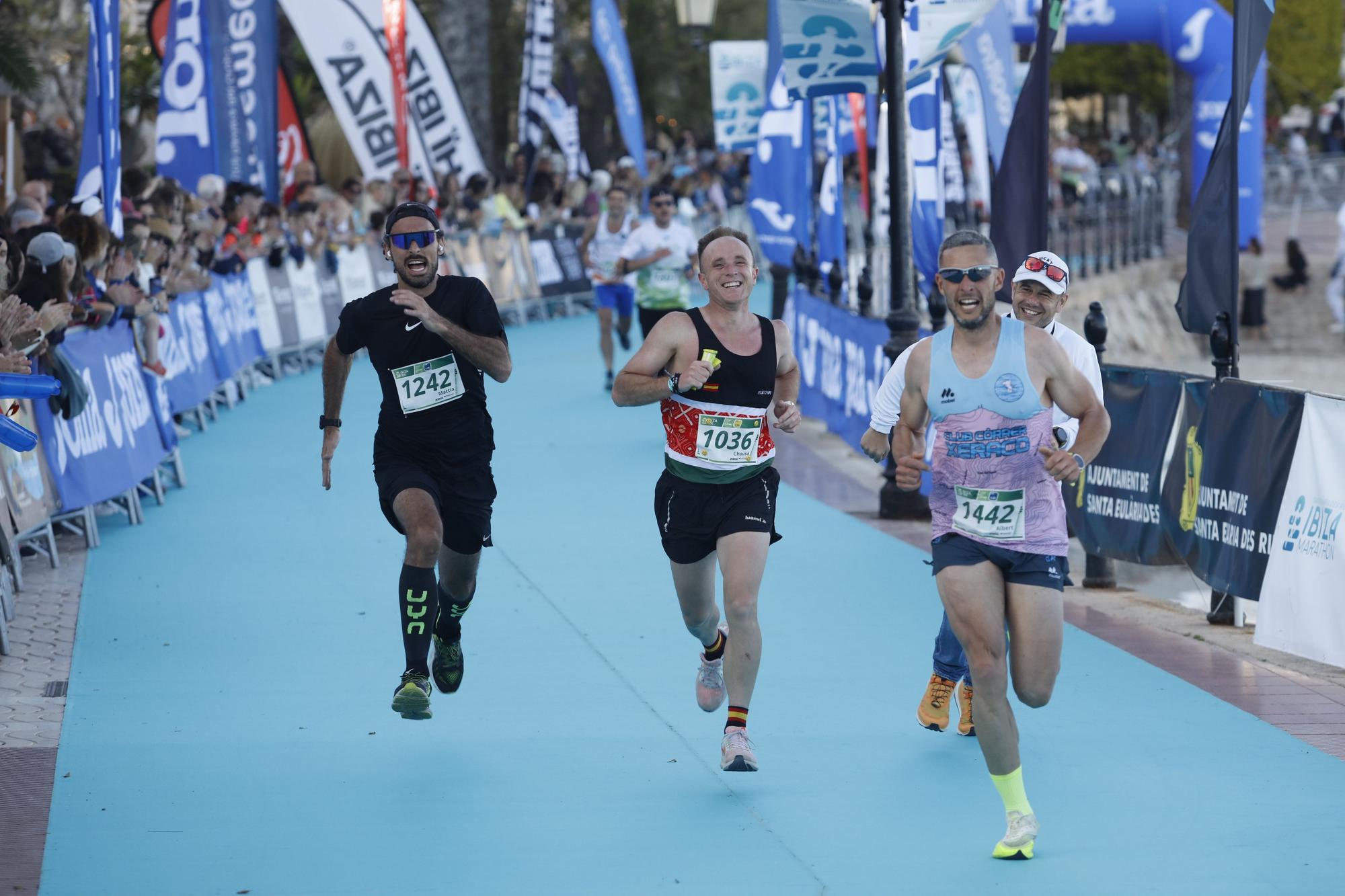 Búscate en nuestra galería de fotos del Santa Eulària Ibiza Marathon