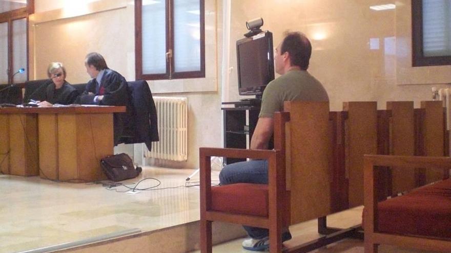 El sospechoso, de 44 años, ayer durante el juicio celebrado en la Audiencia de Palma.