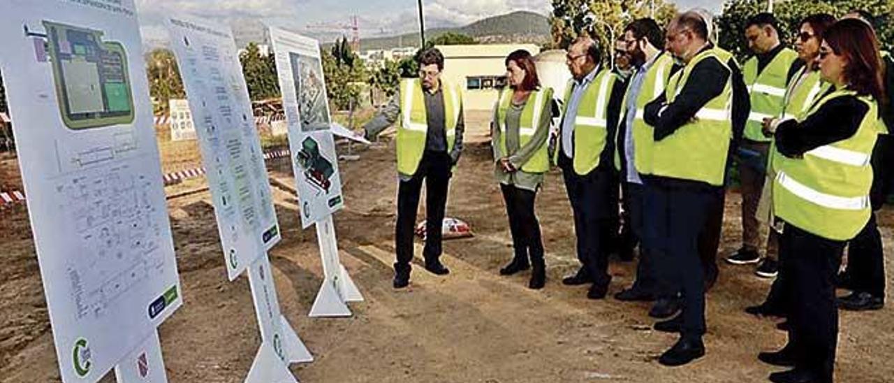 La presidenta Armengol y el conseller Vidal en las obras de la depuradora de Santa Ponça.