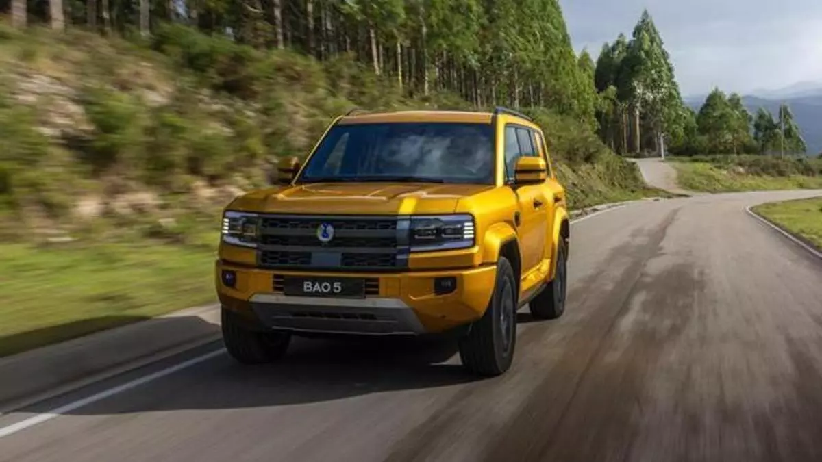 Denza Bao 5: 544 CV a todo lujo en carretera y fuera de ella