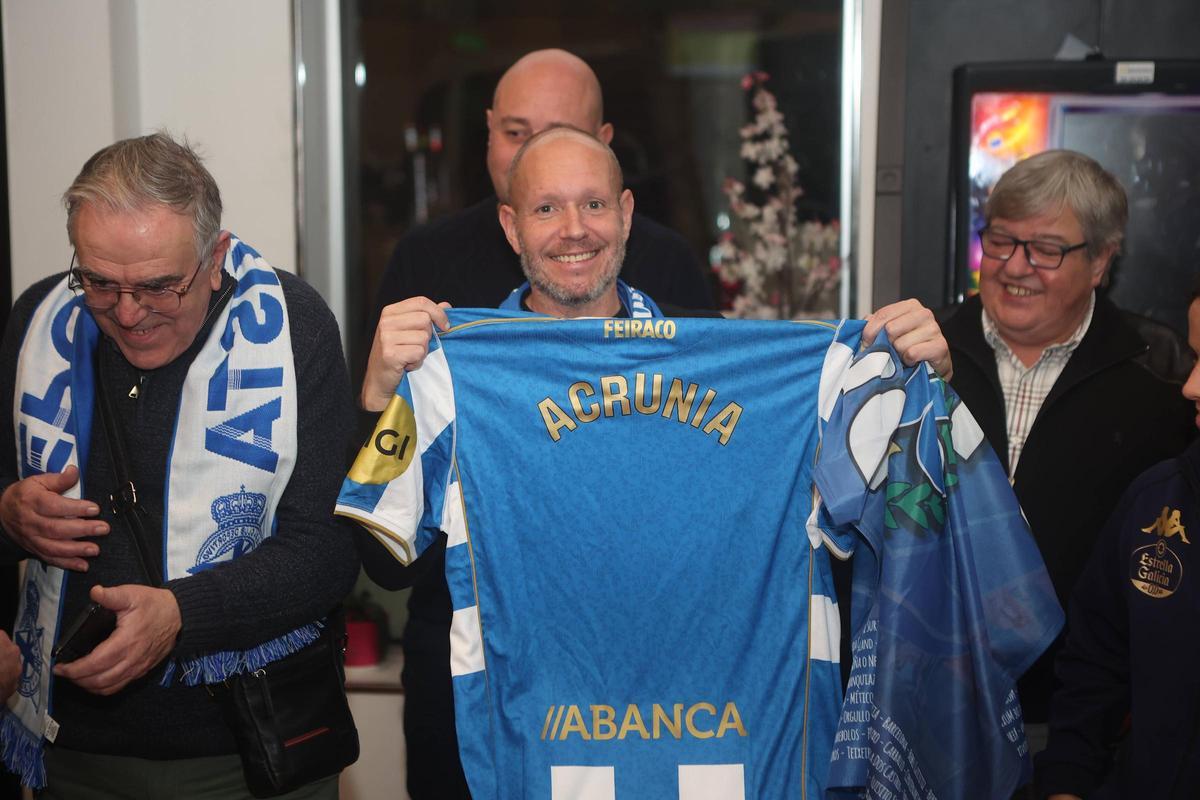 Inaugurada la peña deportivista Acrunia en Vioño