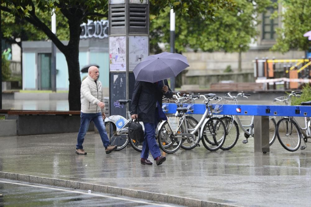 Viento y lluvia en A Coruña por la borrasca Miguel