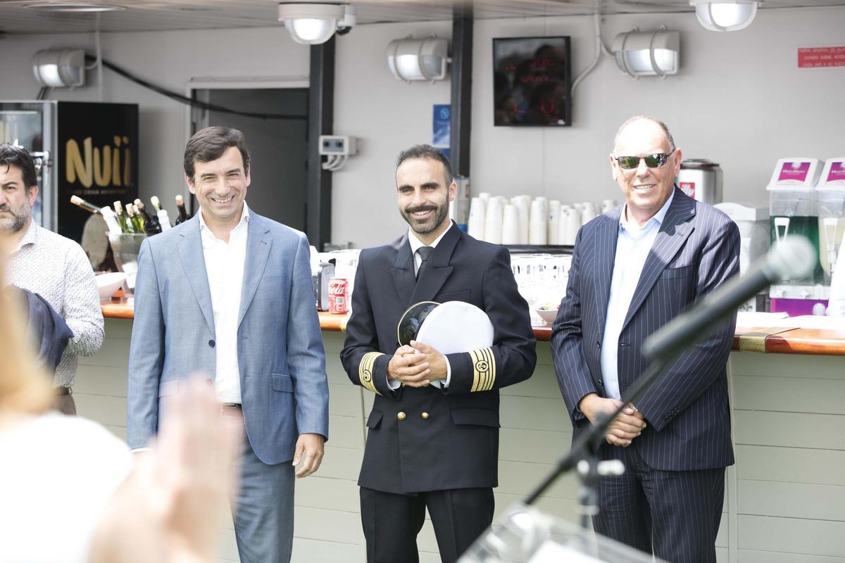 Galería de imágenes de los barcos de Transmediterránea en el puerto de Ibiza Galería de imágenes de los barcos de Transmediterránea en el puerto de Ibiza