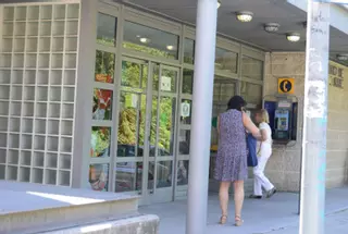 Los veraneantes elevan la presión sobre PAC y centros de salud del área de Vigo