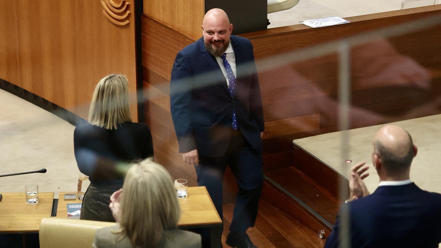 La presencia de Vox en la Mesa de la Asamblea no despeja la investidura de Guardiola