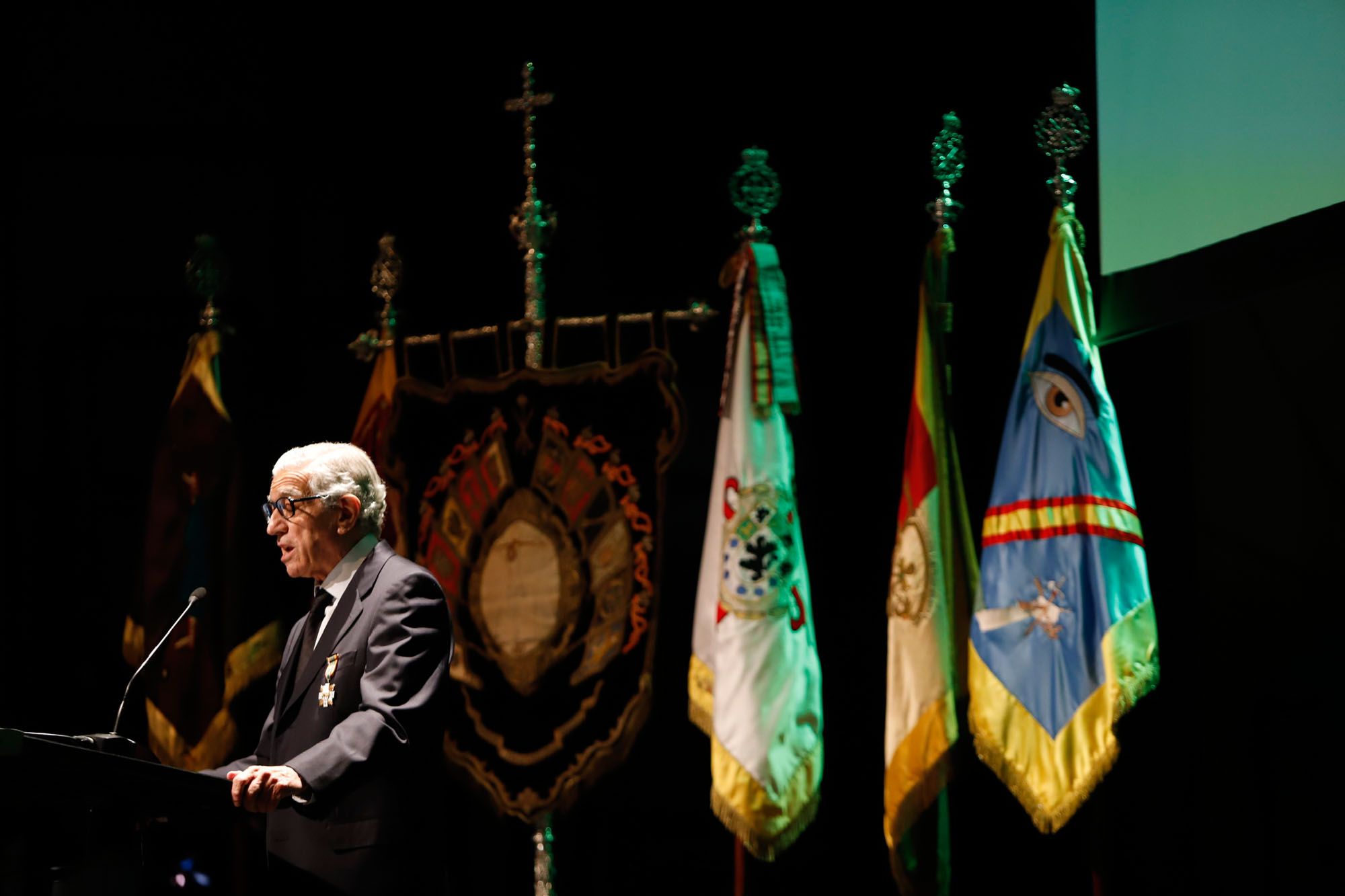 Acto de presentación del cuadro del centenario de la Legión