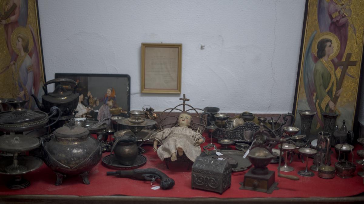 Objetos inventariados del antiguo taller de joyería Masriera activo hasta el año 1953, en el número 72 de la calle Bailén.