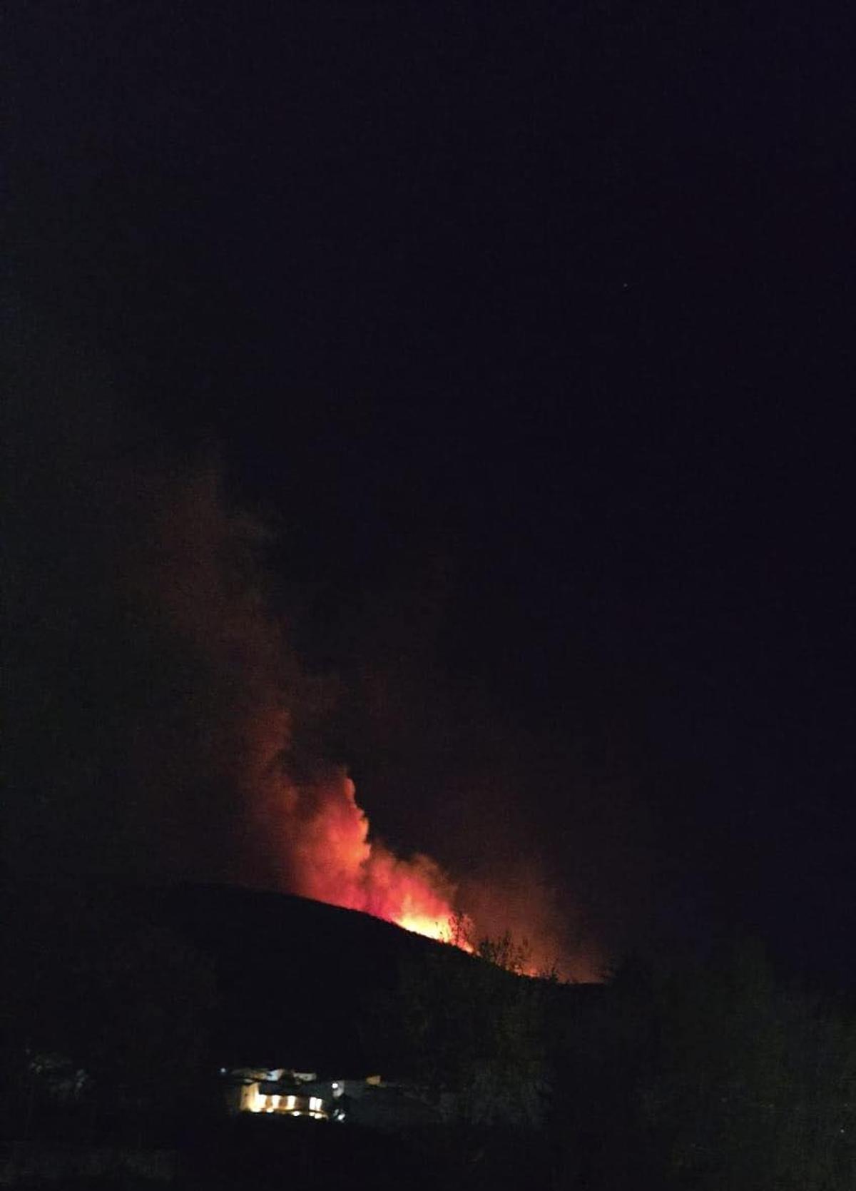 Así fue el incendio en Losar de la Vera.